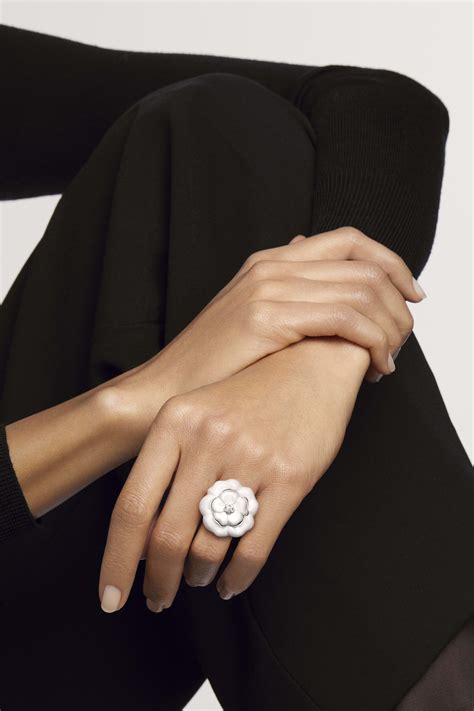 chanel bague ceramique|bague chanel pub.